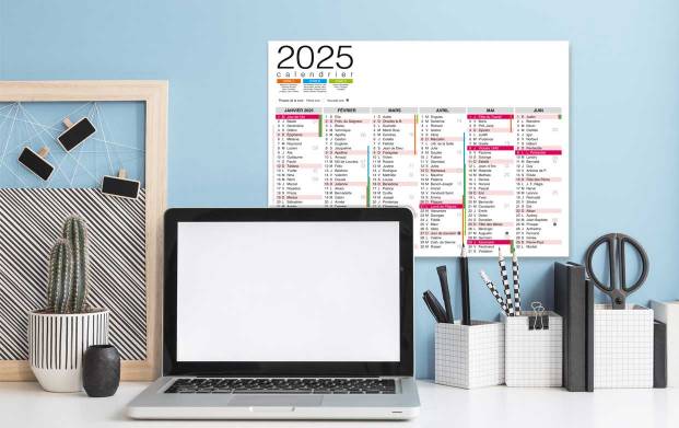 Le calendrier, un outil indispensable à l'approche de la fin de l'année, constitue un cadeau utile et apprécié de tous. COPYTOP vous propose 4 modèles au choix : calendrier mural, chevalet, souple ou de poche, de quoi ravir vos partenaires et collaborateurs en leur offrant une visibilité à long terme !