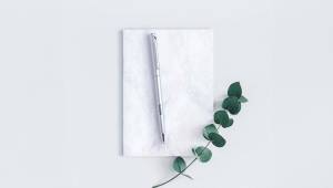 Stylo fin, parfait pour un cadeau d'entreprise ou un souvenir d'événement.