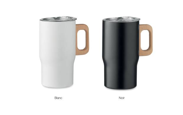 Après l'incontournable mug personnalisé, une nouvelle tendance dans les cadeaux d'affaires : le gobelet avec anse bois personnalisé.