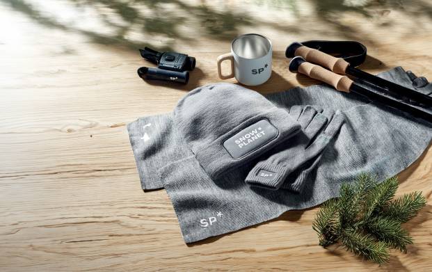 Avec notre bonnet écusson personnalisable, créez une gamme de textiles personnalisés à votre marque pour vos équipes