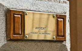 Renforcez la notoriété de votre cabinet d'avocats grâce à des supports de communication percutants. COPYTOP vous accompagne avec des solutions d'impression adaptées à vos besoins spécifiques.